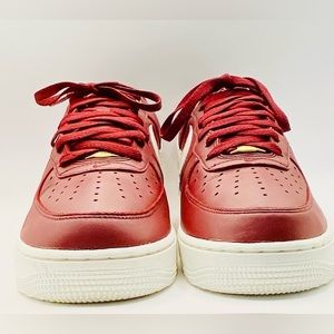 Size 10 -- Nike Air Force 1 Premium '07